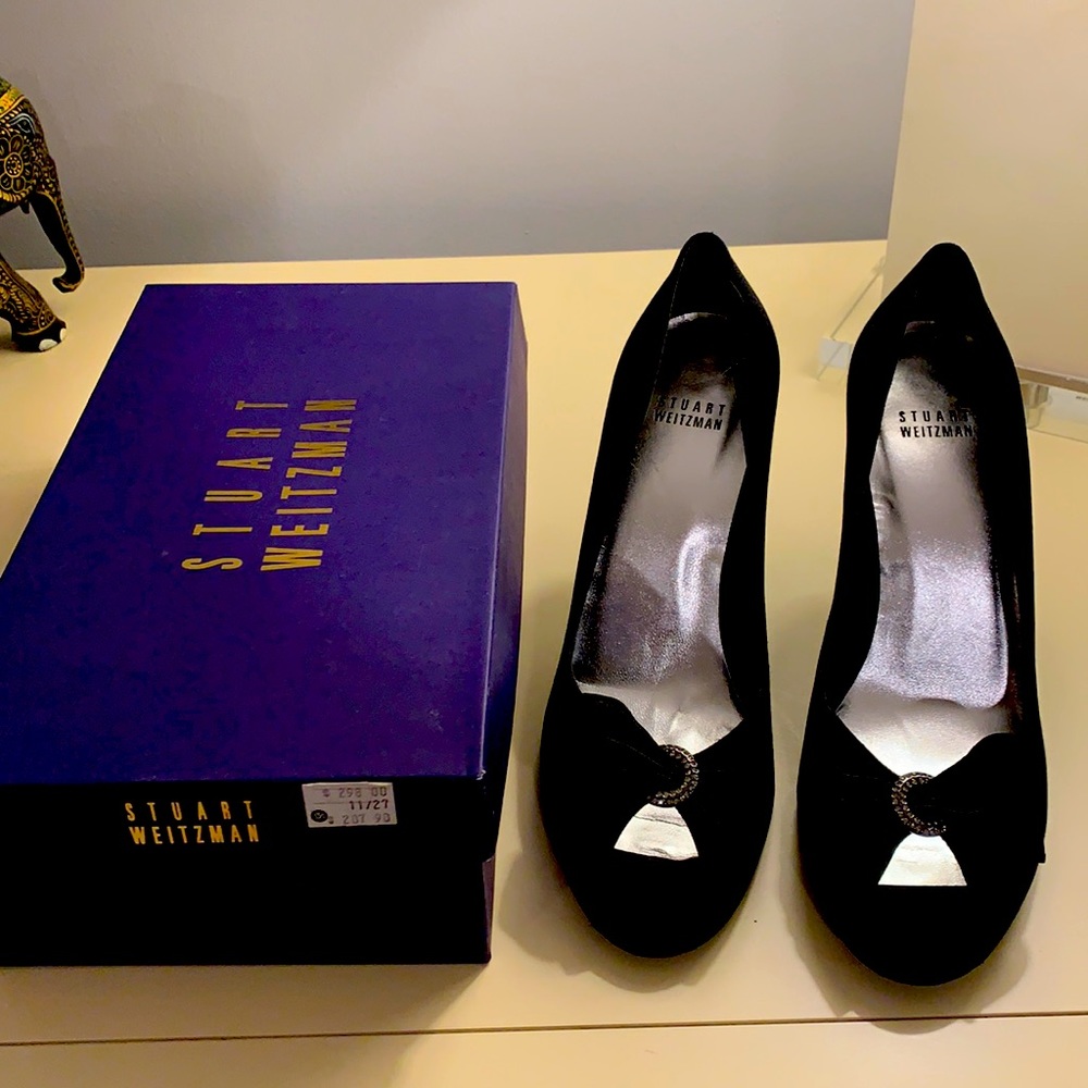 Black Stuart Weitzman dress shoe